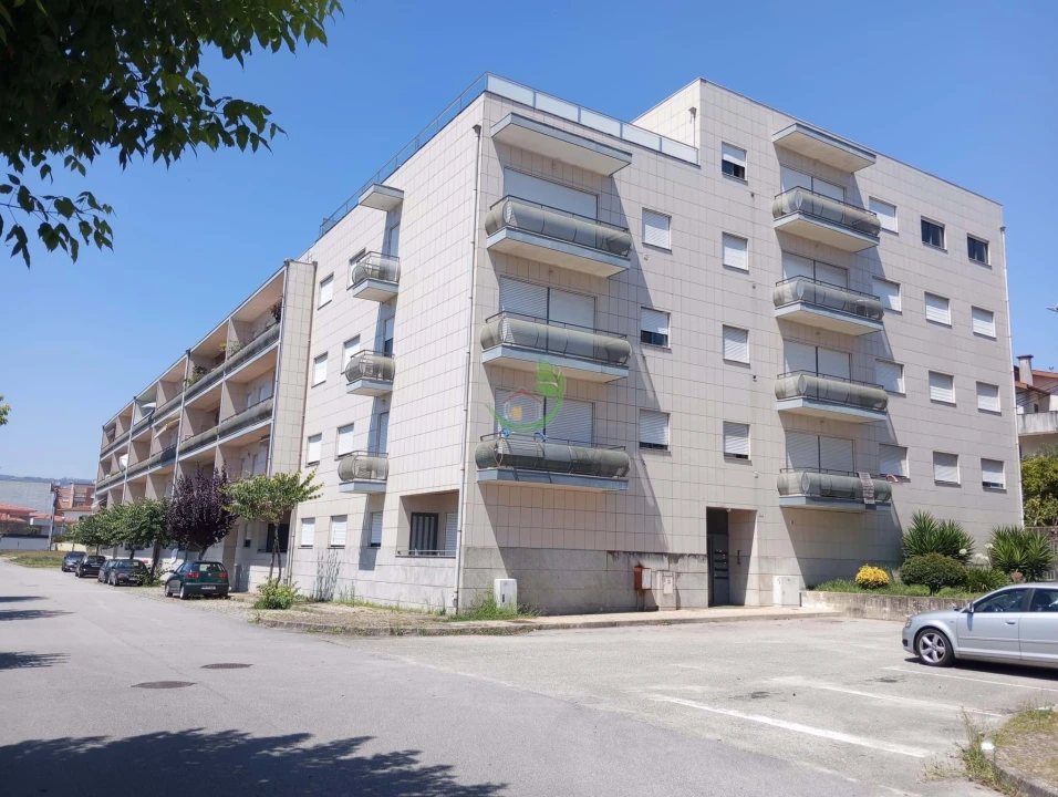 Apartamento T4 para Venda em Vila Verde e Barbudo Foto 1