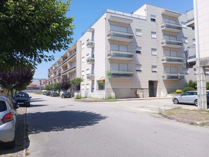 Apartamento T4 para Venda em Vila Verde e Barbudo Foto 2