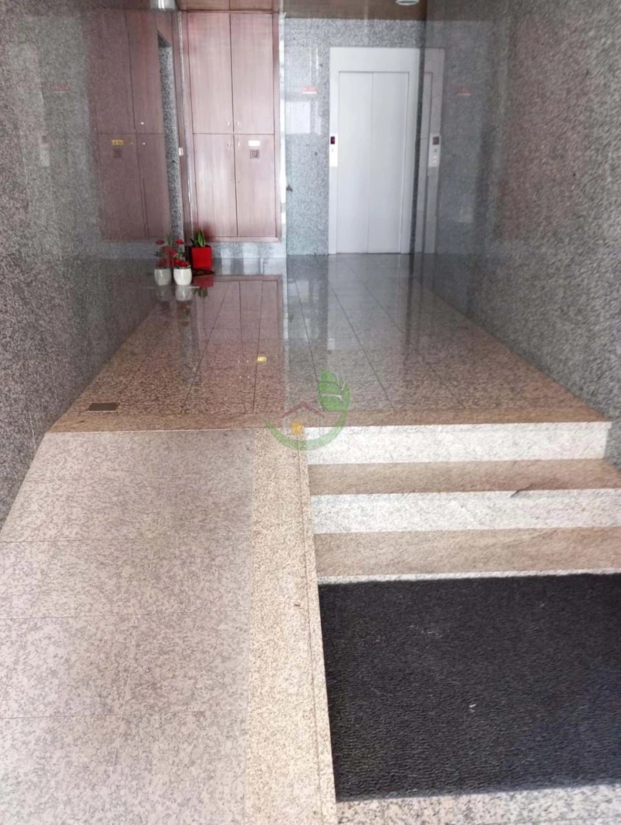 Apartamento T4 para Venda em Vila Verde e Barbudo Foto 7