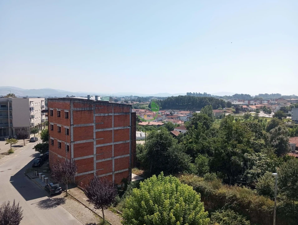 Apartamento T4 para Venda em Vila Verde e Barbudo Foto 31