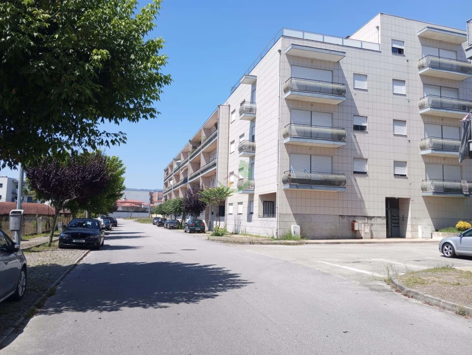 Apartamento T4 para Venda em Vila Verde e Barbudo Foto 4