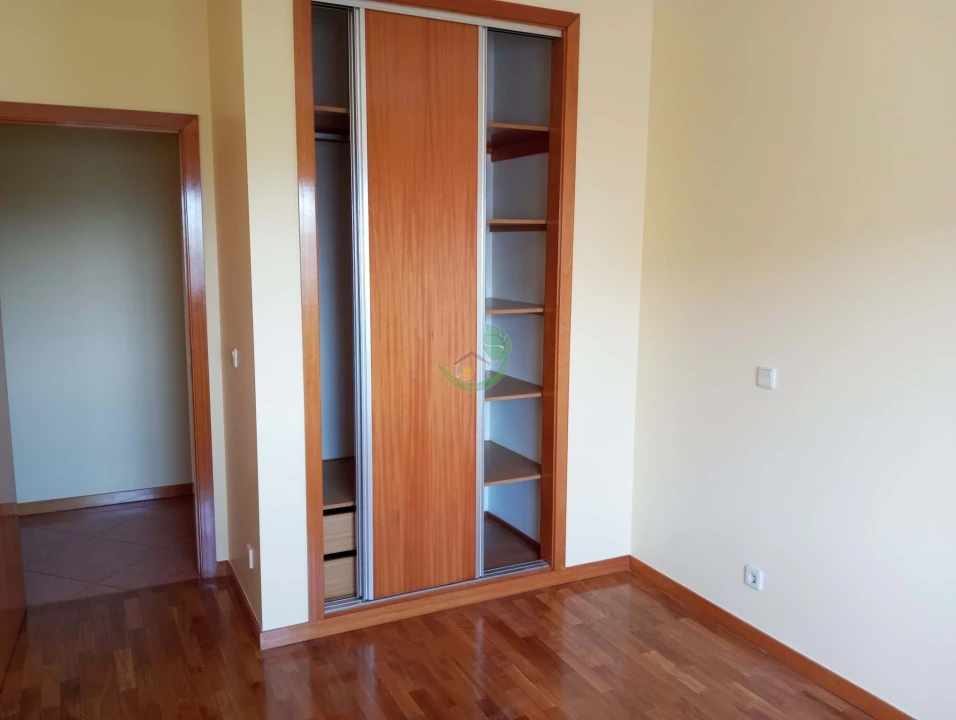 Apartamento T4 para Venda em Vila Verde e Barbudo Foto 18