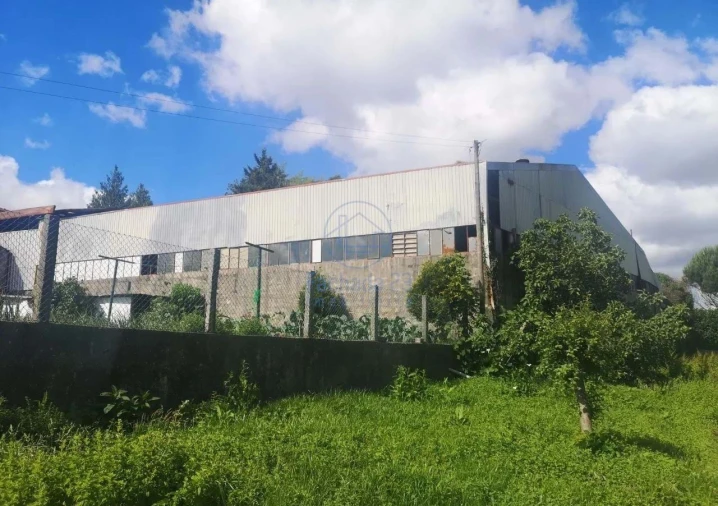 Armazém para Venda em Carvalhosa Foto 24