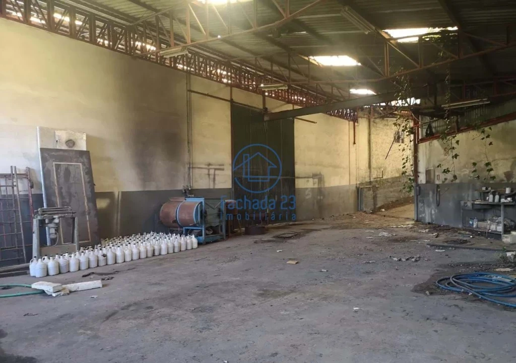 Armazém para Venda em Carvalhosa Foto 22