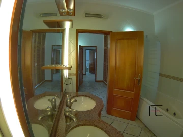 Moradia T5 para Venda em Sesimbra (Castelo)