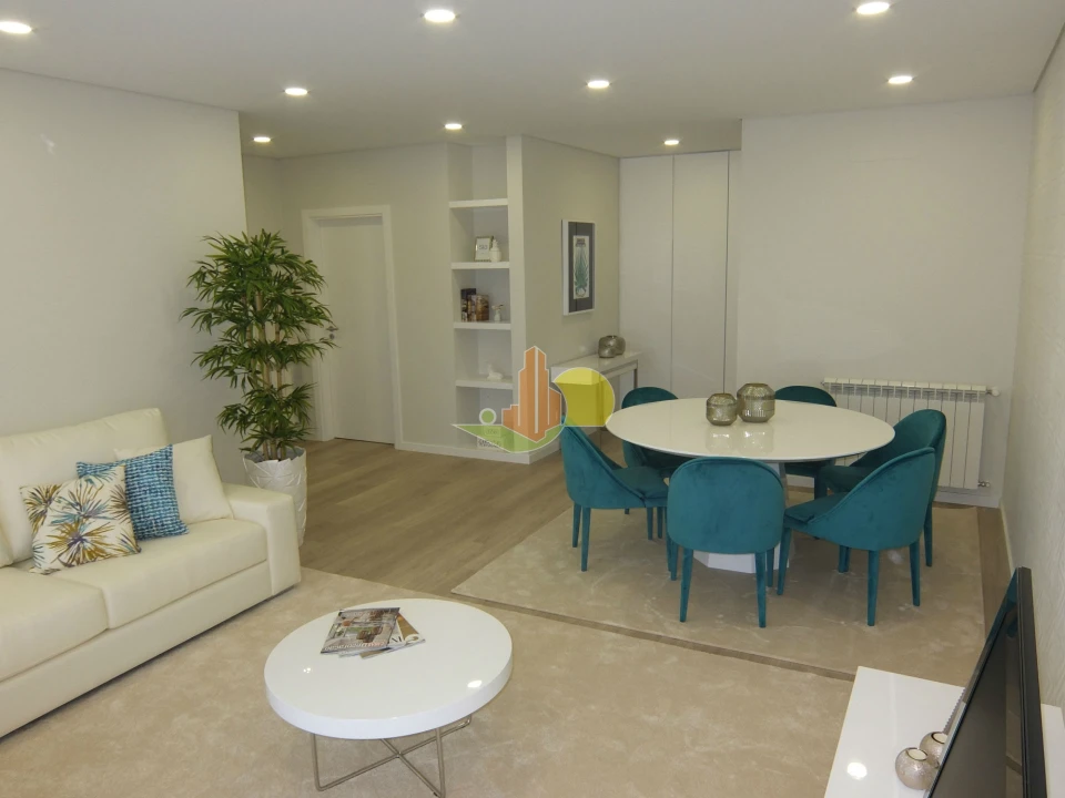 Apartamento T2 para Venda em Tavarede Foto 1