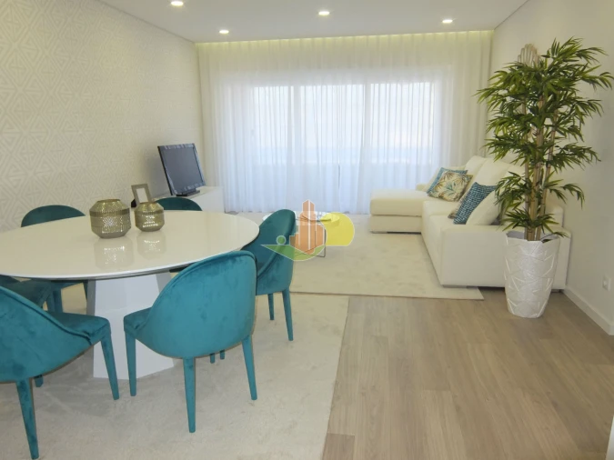 Apartamento T2 para Venda em Tavarede Foto 3
