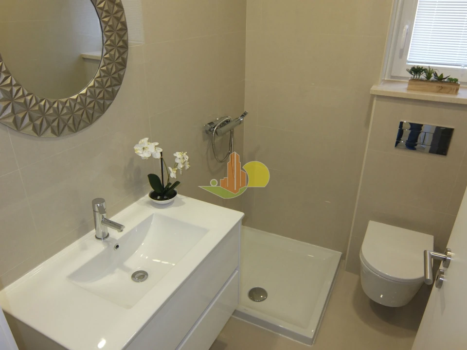 Apartamento T2 para Venda em Tavarede Foto 24