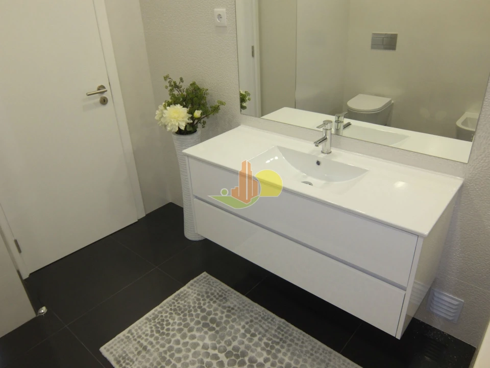 Apartamento T2 para Venda em Tavarede Foto 16