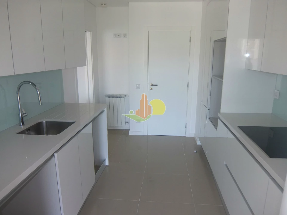 Apartamento T3 para Venda em Tavarede Foto 3