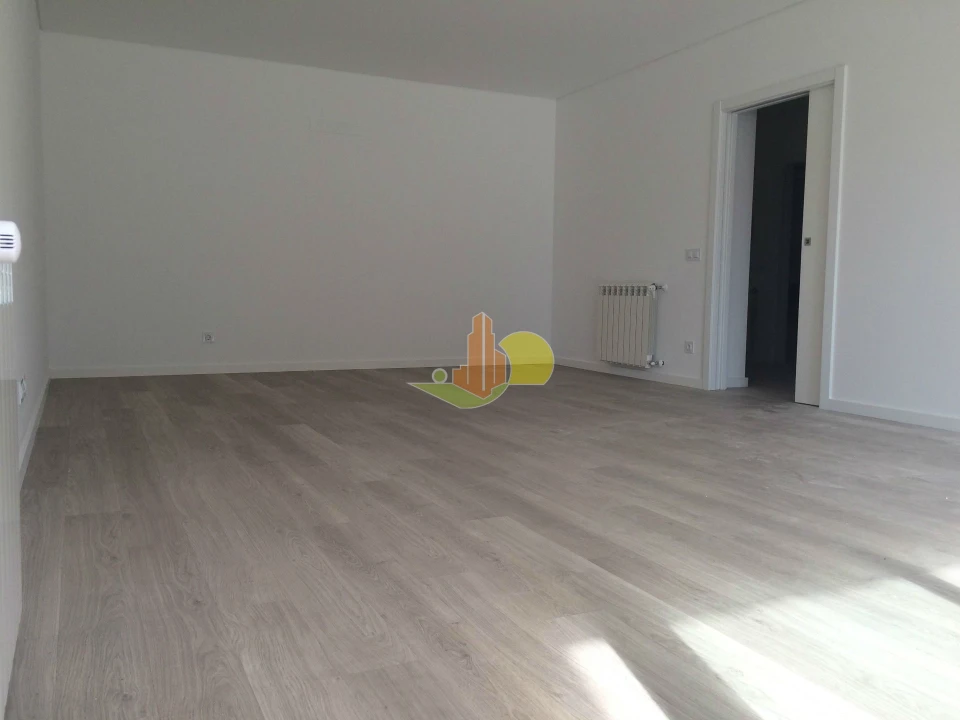 Apartamento T1 para Venda em Tavarede Foto 12