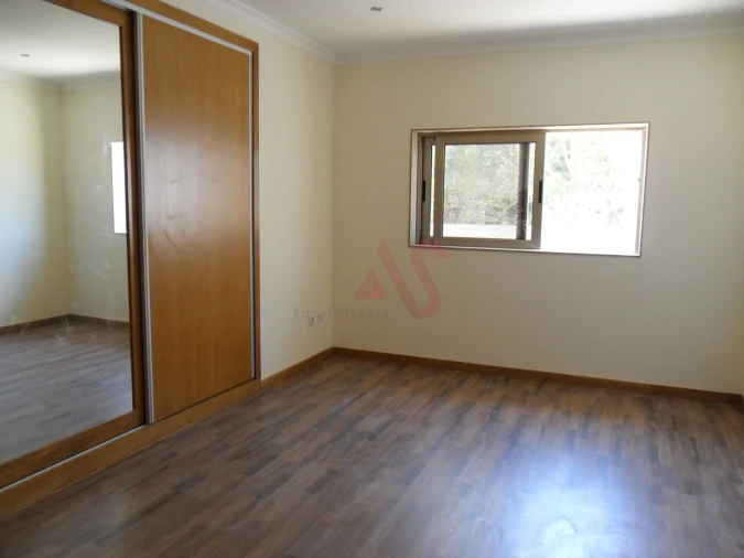 Moradia T5 para Venda em Duas Igrejas Foto 20