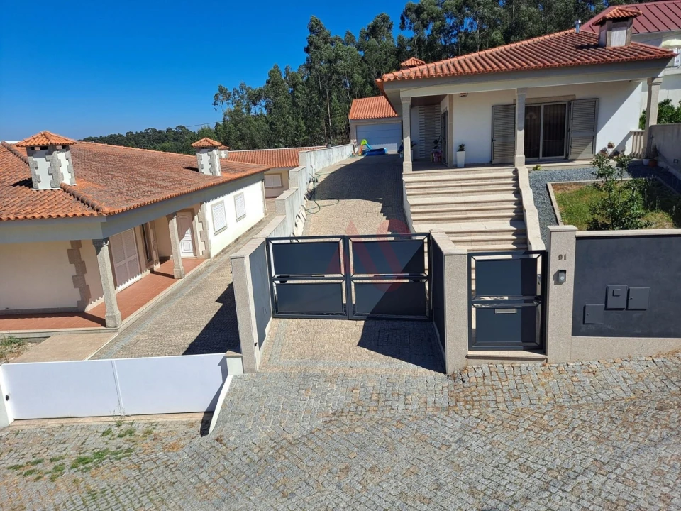 Moradia T5 para Venda em Duas Igrejas Foto 31