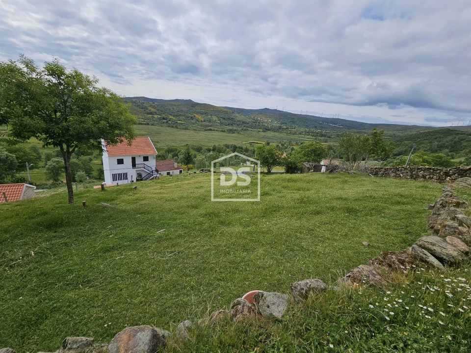 Moradia T4 para Venda em Gosende Foto 9