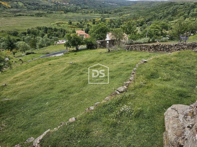 Moradia T4 para Venda em Gosende Foto 7