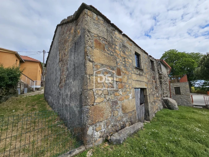 Moradia T4 para Venda em Gosende Foto 11