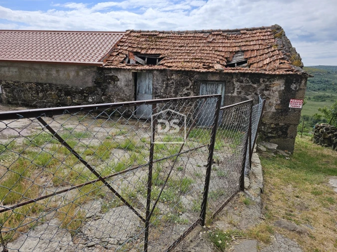 Moradia T4 para Venda em Gosende Foto 5