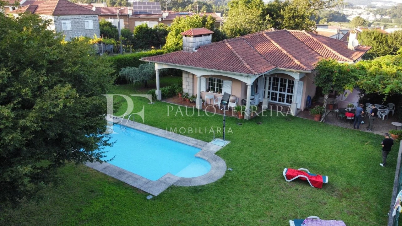 Moradia T3 para Venda em Antas e Abade de Vermoim Foto 1