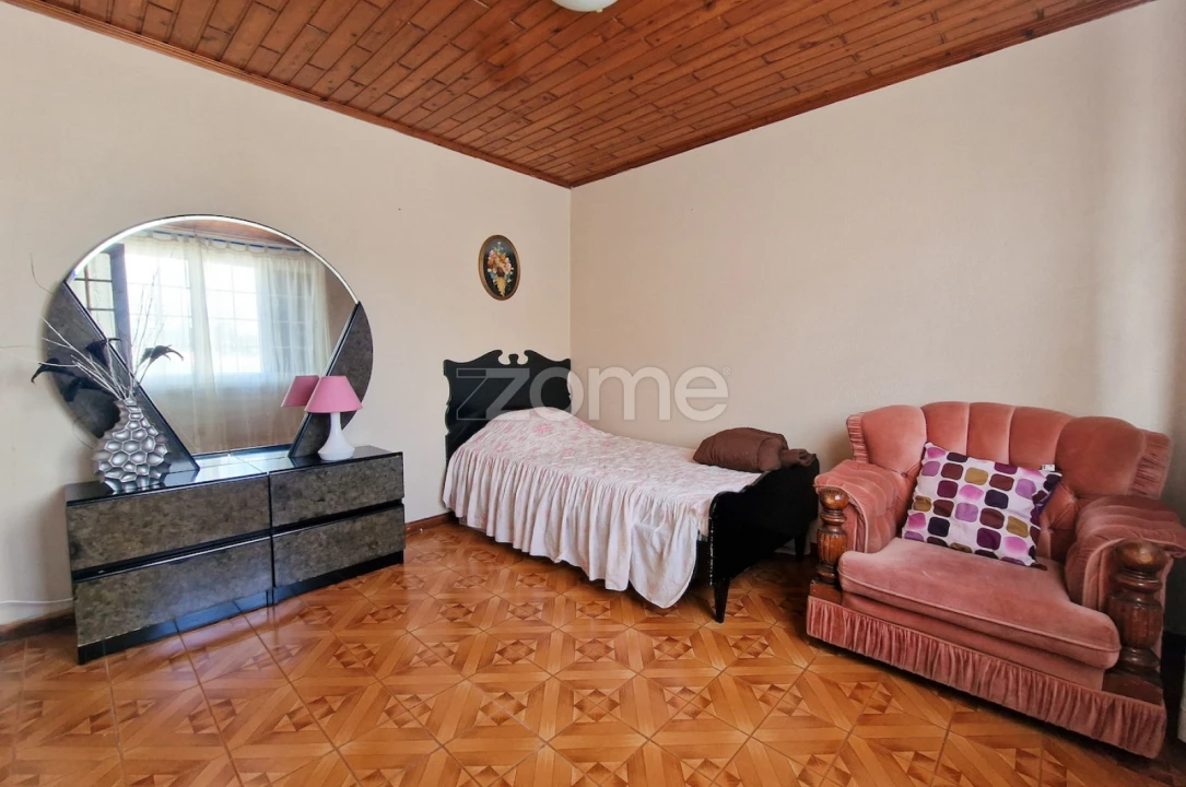 Moradia T5 para Venda em Pico da Pedra Foto 24