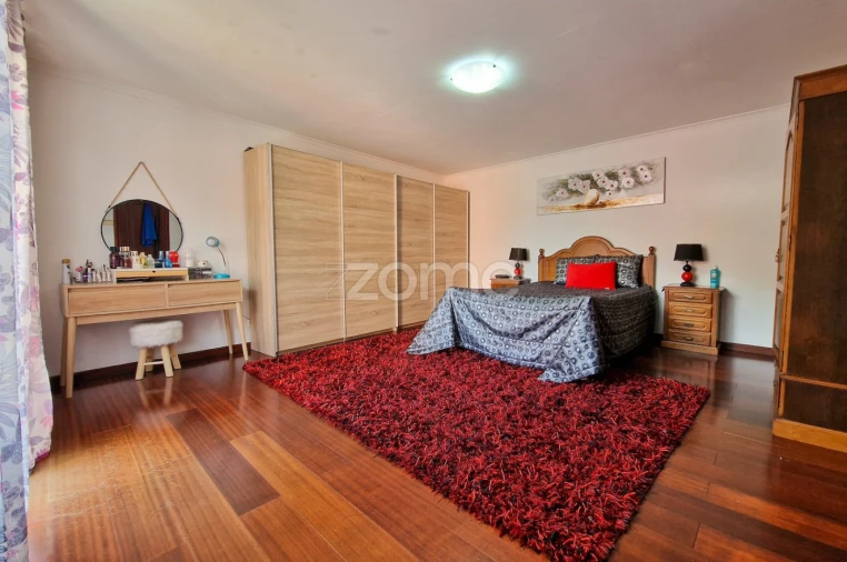 Moradia T5 para Venda em Pico da Pedra Foto 7