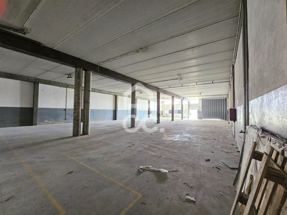 Armazém para Venda em Caldas de Vizela (São Miguel e São João) Foto 1