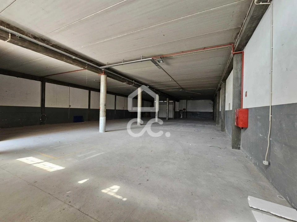 Armazém para Venda em Caldas de Vizela (São Miguel e São João) Foto 3