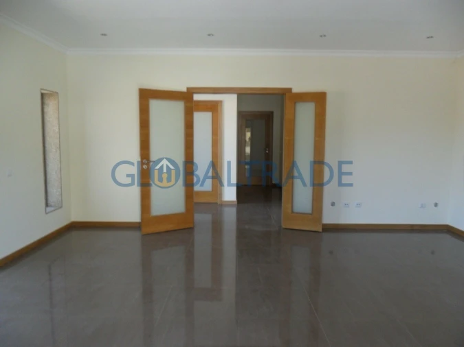 Moradia T3 para Venda em Duas Igrejas Foto 17