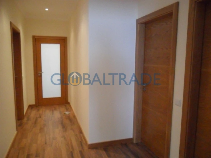 Moradia T3 para Venda em Duas Igrejas Foto 20