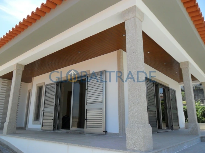 Moradia T3 para Venda em Duas Igrejas Foto 9