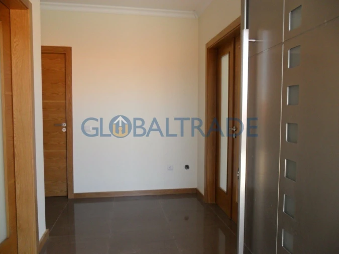 Moradia T3 para Venda em Duas Igrejas Foto 12