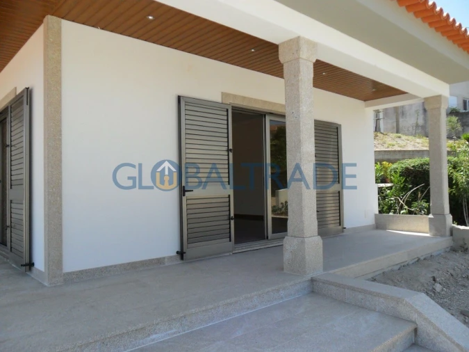 Moradia T3 para Venda em Duas Igrejas Foto 8