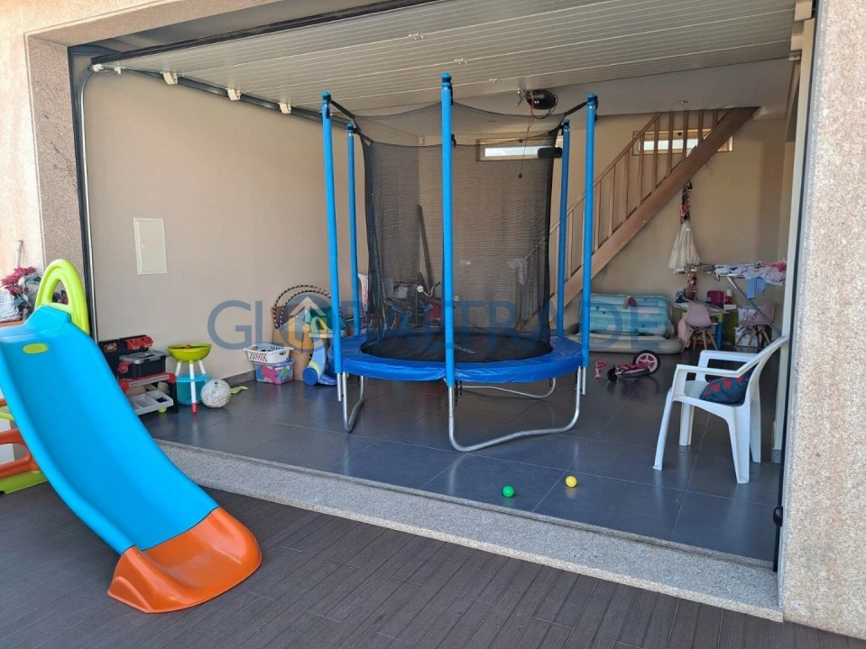 Moradia T3 para Venda em Duas Igrejas Foto 11