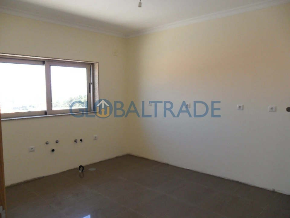 Moradia T3 para Venda em Duas Igrejas Foto 16