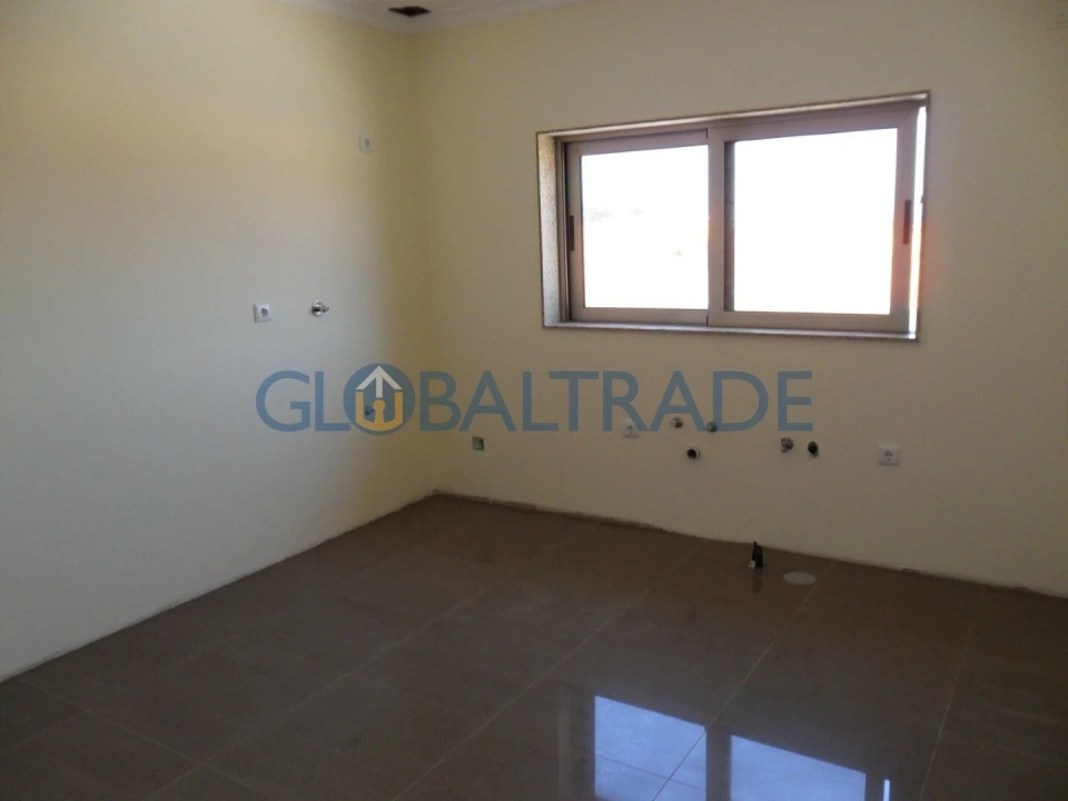 Moradia T3 para Venda em Duas Igrejas Foto 19