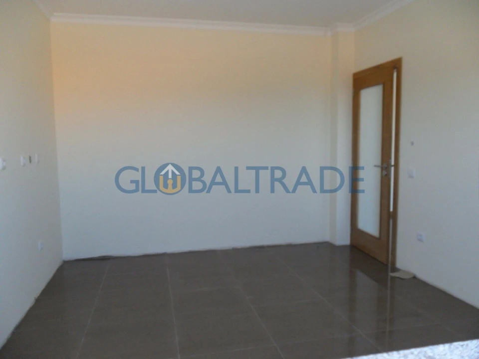 Moradia T3 para Venda em Duas Igrejas Foto 18