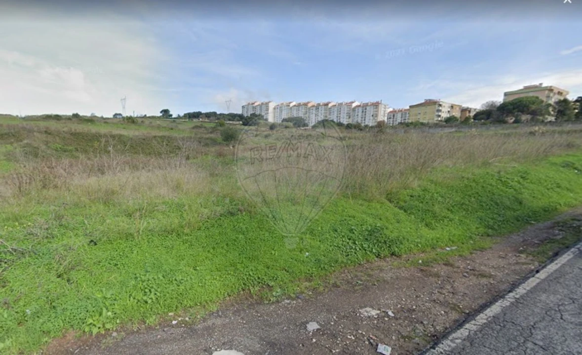 Terreno para Venda em Massamá e Monte Abraão Foto 1