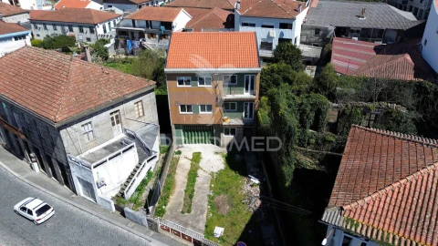 Moradia T3 para Venda em Vila Cova da Lixa e Borba de Godim