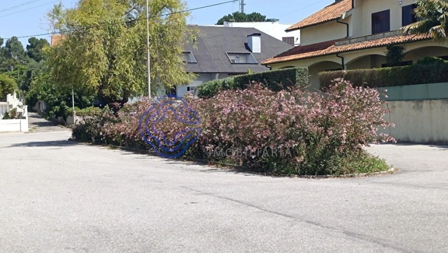 Terreno para Venda em Arcozelo Foto 12