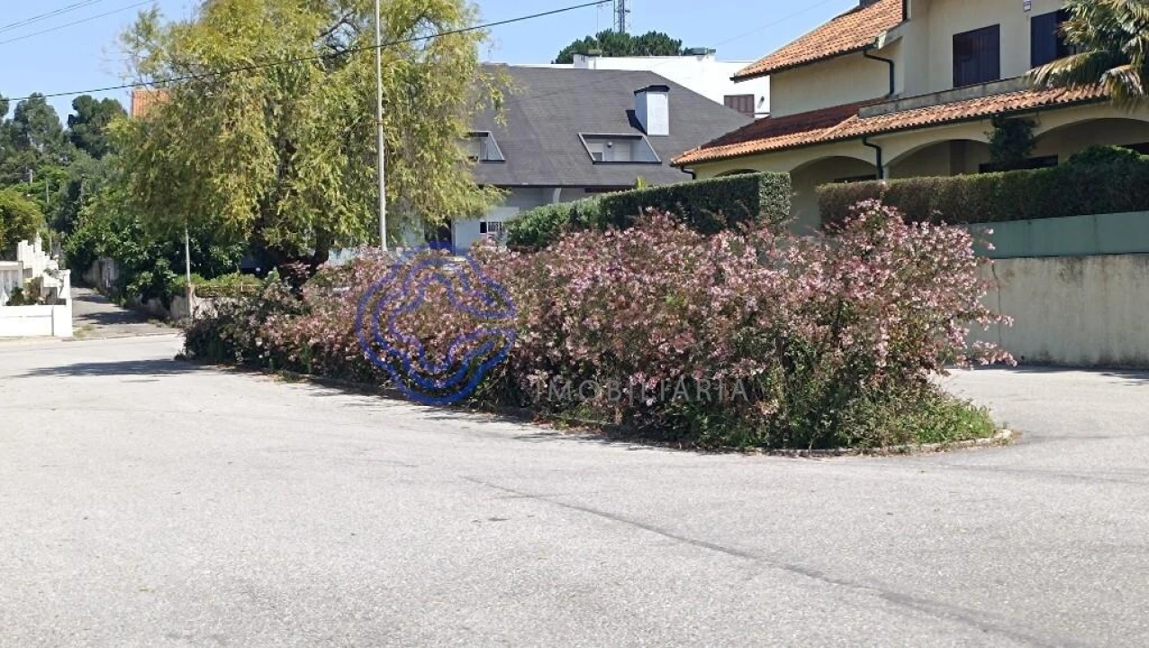 Terreno para Venda em Arcozelo Foto 12