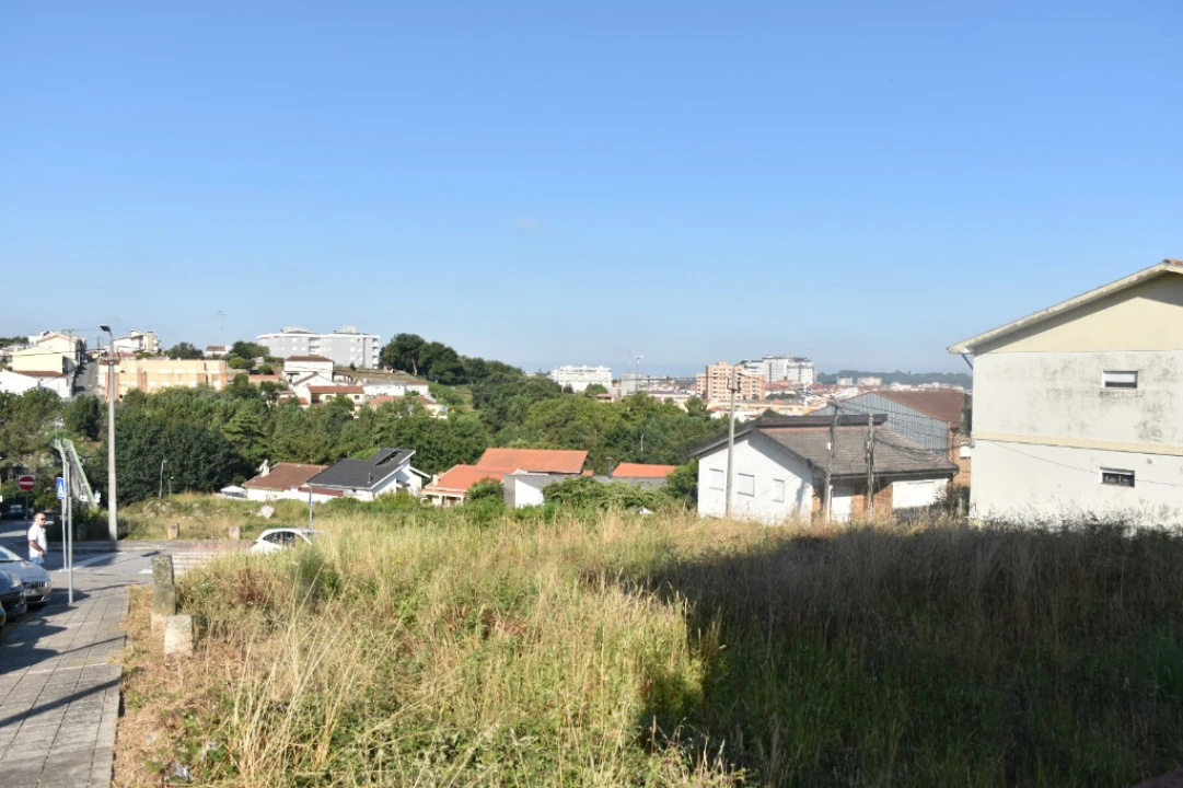 Terreno para Venda em Ermesinde Foto 2