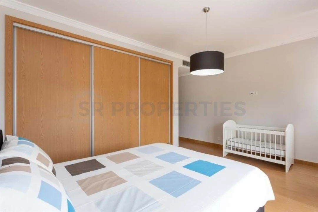 Moradia T4 para Venda em Albufeira e Olhos de Água Foto 13