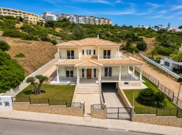 Moradia T4 para Venda em Albufeira e Olhos de Água