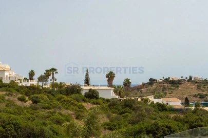 Moradia T4 para Venda em Albufeira e Olhos de Água