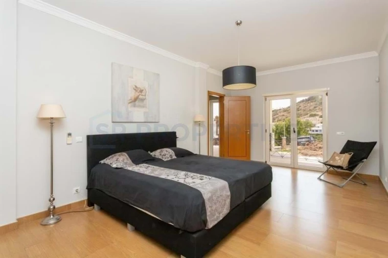 Moradia T4 para Venda em Albufeira e Olhos de Água Foto 7