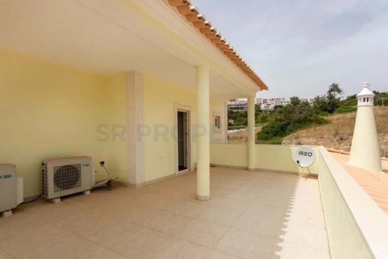 Moradia T4 para Venda em Albufeira e Olhos de Água Foto 34
