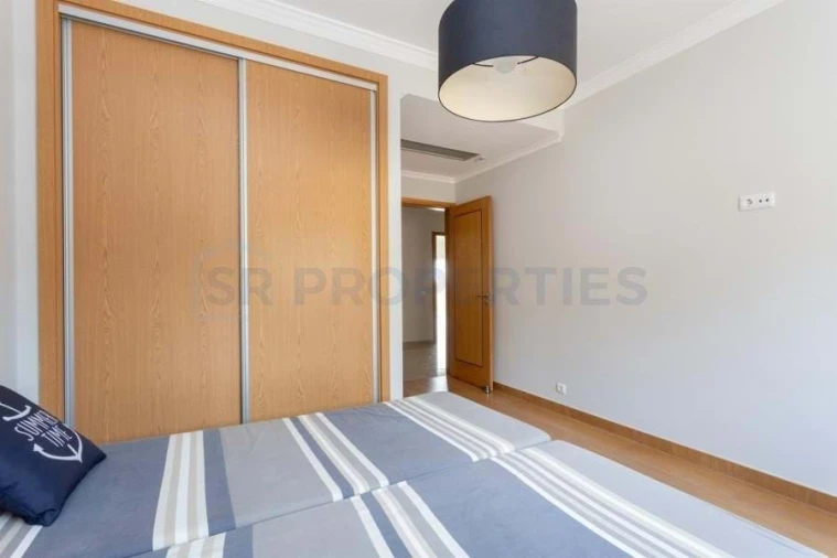 Moradia T4 para Venda em Albufeira e Olhos de Água Foto 10