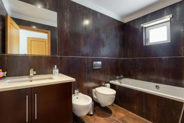 Moradia T4 para Venda em Albufeira e Olhos de Água Foto 21