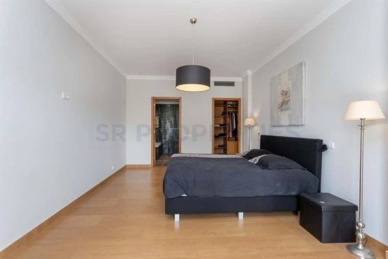 Moradia T4 para Venda em Albufeira e Olhos de Água Foto 8