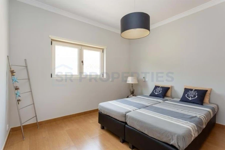 Moradia T4 para Venda em Albufeira e Olhos de Água Foto 9