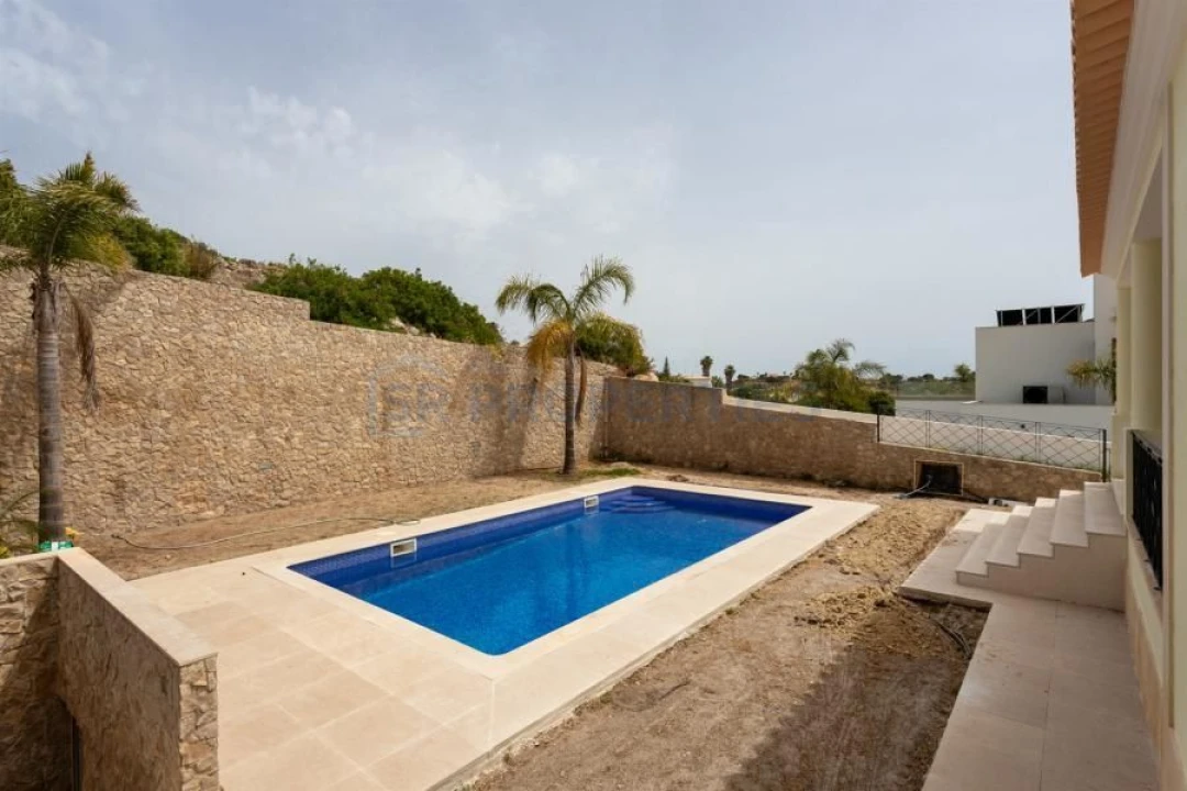 Moradia T4 para Venda em Albufeira e Olhos de Água Foto 47